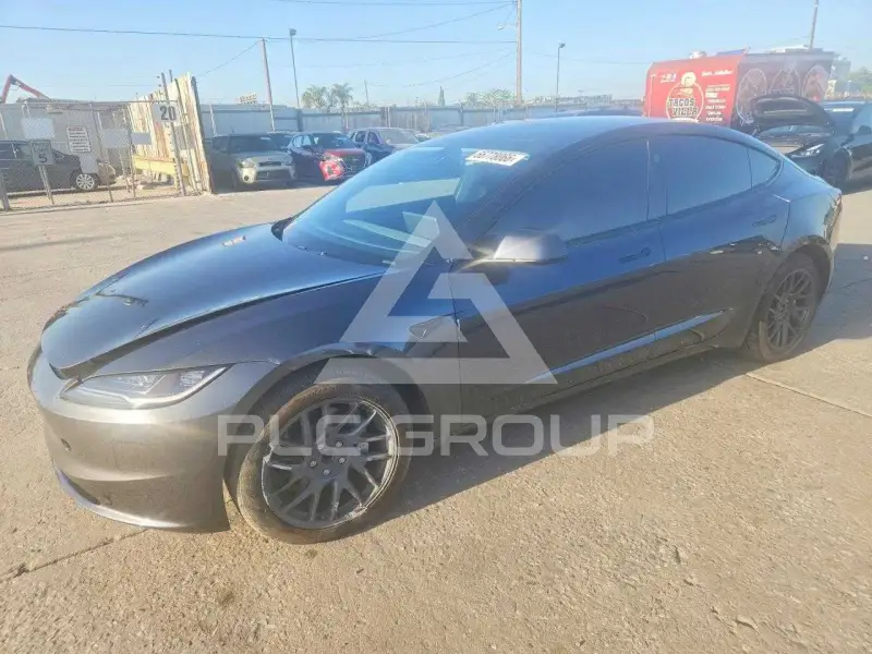 2025 Tesla Model 3 фото
