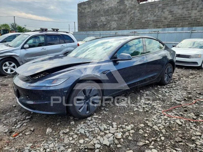 2025 Tesla Model 3 photo