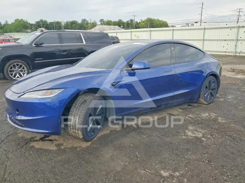 2025 Tesla Model 3 фото