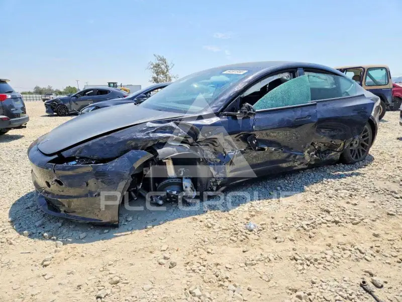 2025 Tesla Model 3 фото