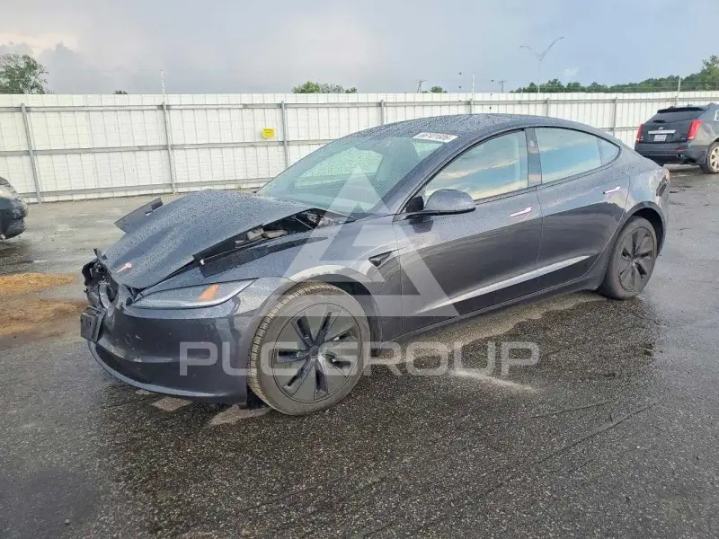 2025 Tesla Model 3 фото