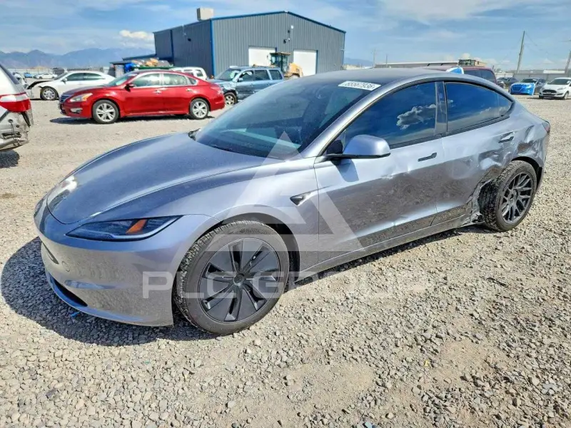 2025 Tesla Model 3 фото