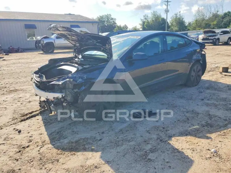 2025 Tesla Model 3 фото