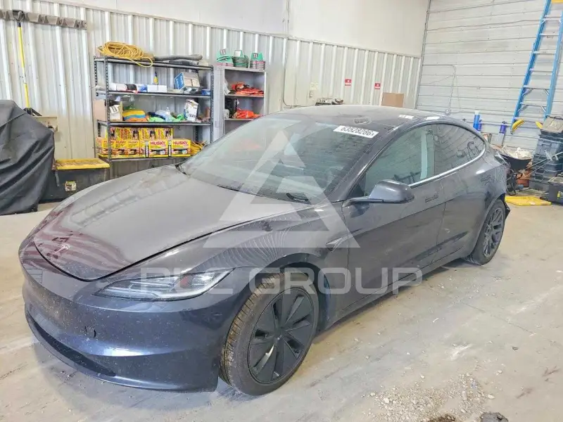 2025 Tesla Model 3 фото