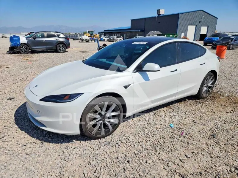 2025 Tesla Model 3 фото
