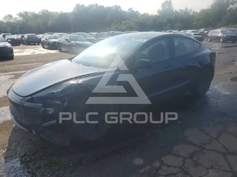 2025 Tesla Model 3 фото