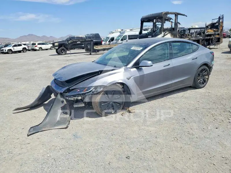 2025 Tesla Model 3 фото