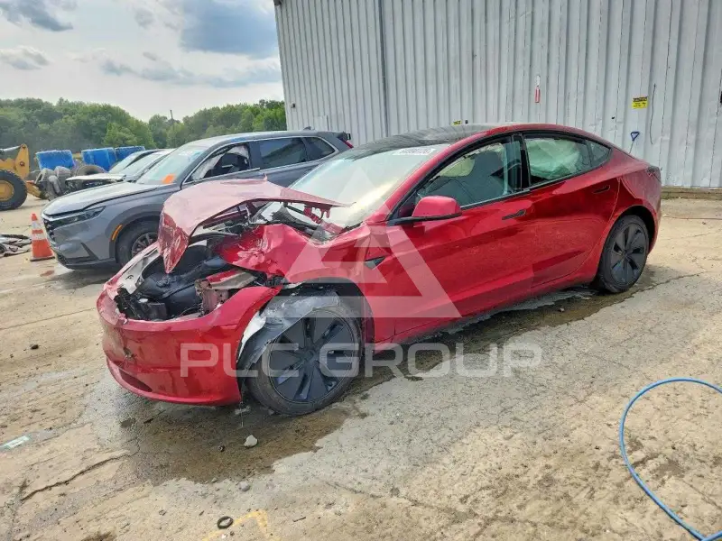 2025 Tesla Model 3 фото