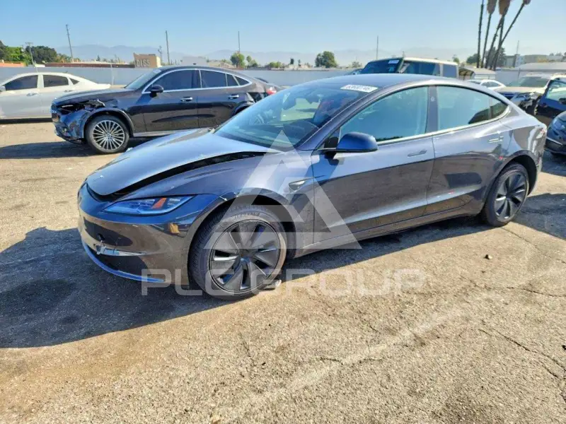 2025 Tesla Model 3 фото