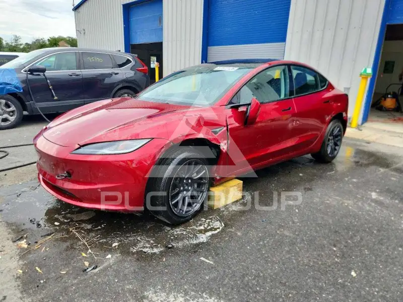 2025 Tesla Model 3 фото