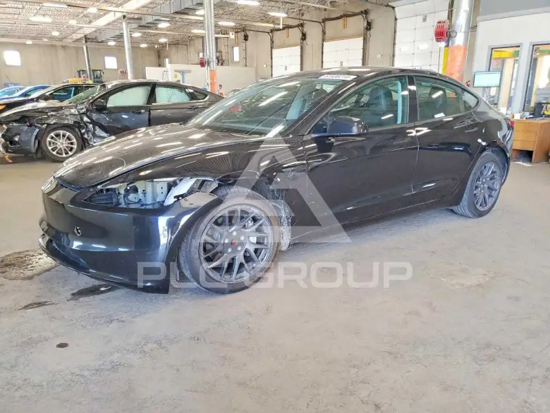 2025 Tesla Model 3 фото