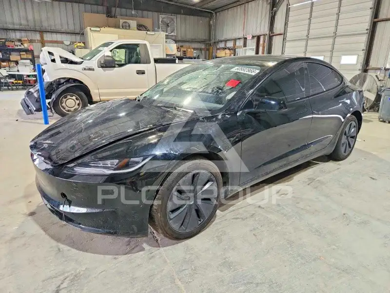 2025 Tesla Model 3 фото