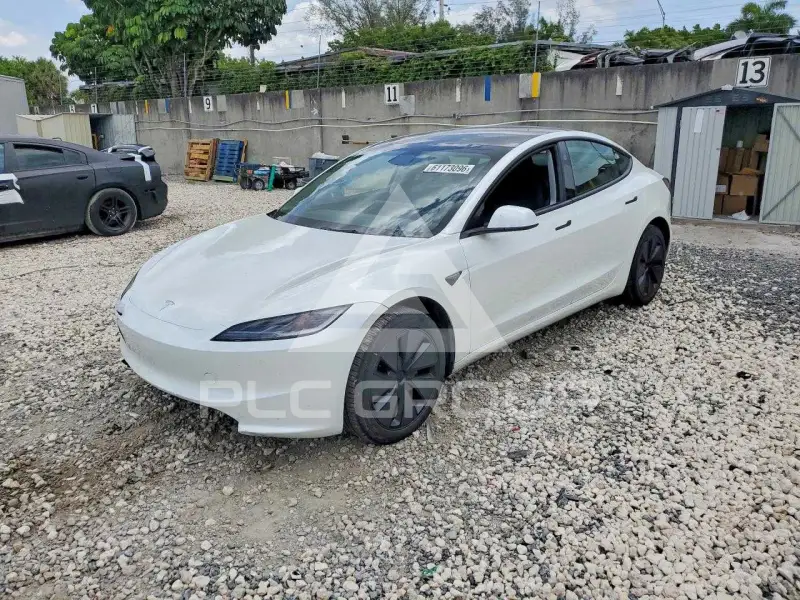 2025 Tesla Model 3 фото