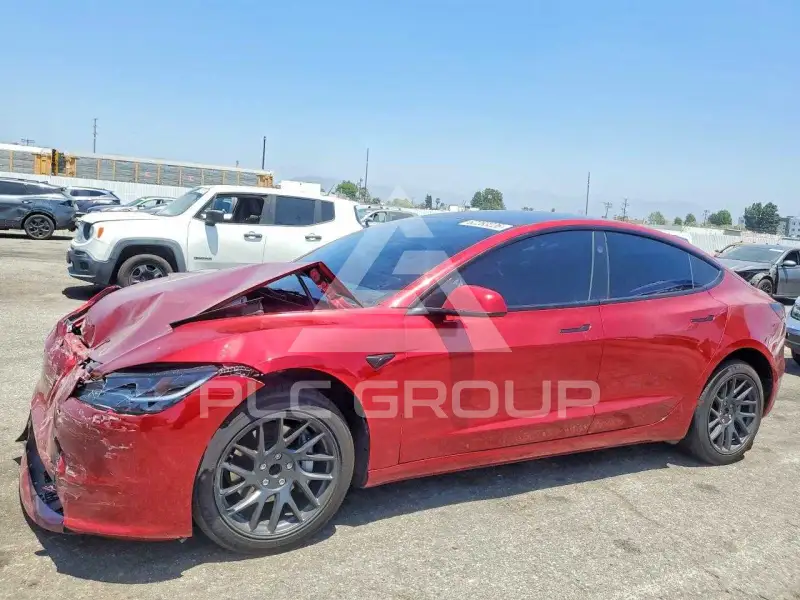 2025 Tesla Model 3 фото