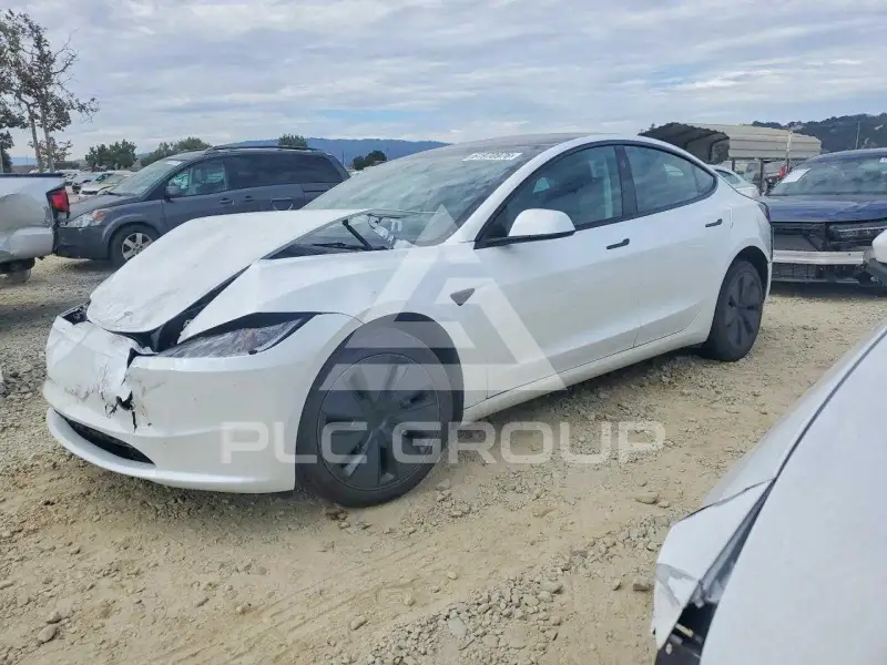 2025 Tesla Model 3 фото