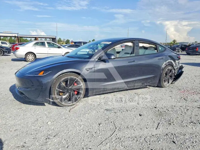 2025 Tesla Model 3 фото