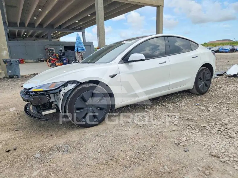 2025 Tesla Model 3 фото