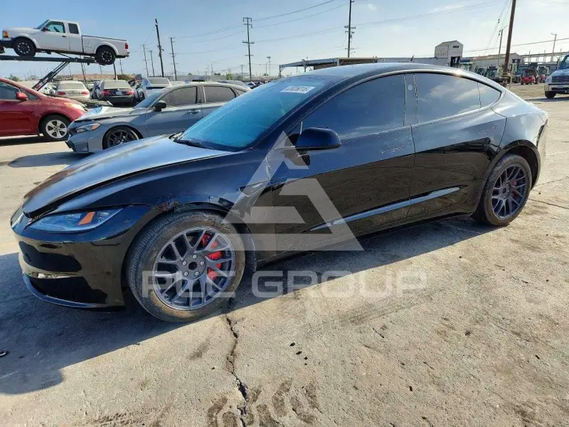 2025 Tesla Model 3 фото