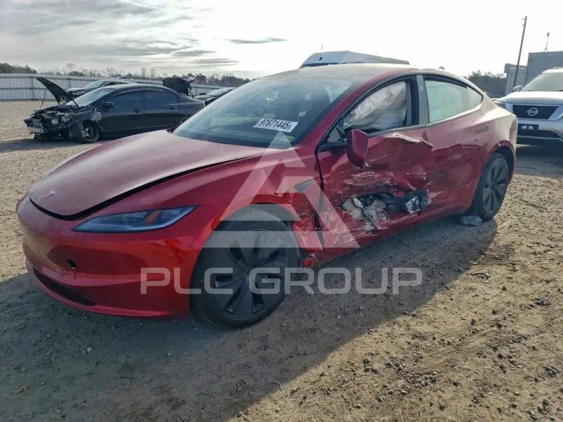 2025 Tesla Model 3 фото