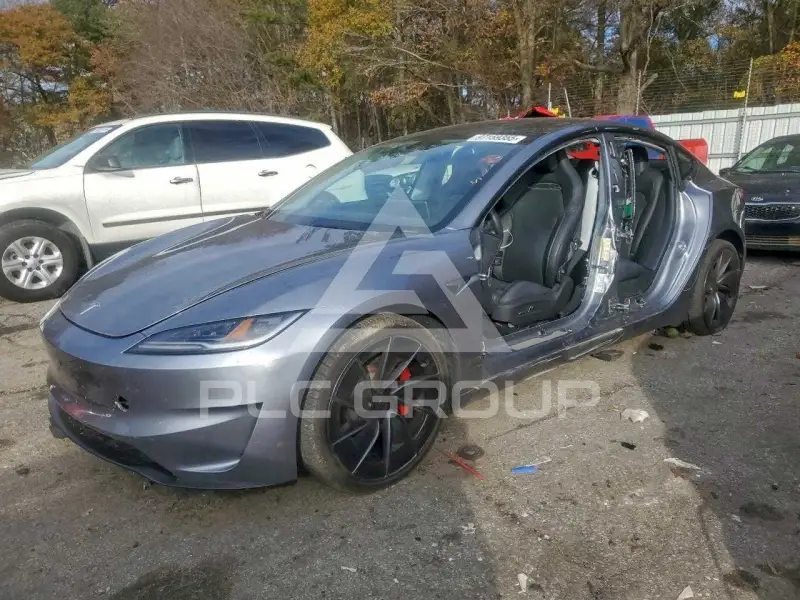 2025 Tesla Model 3 фото