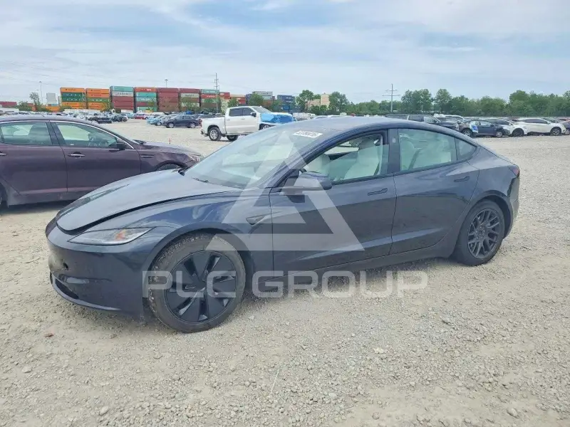 2025 Tesla Model 3 фото