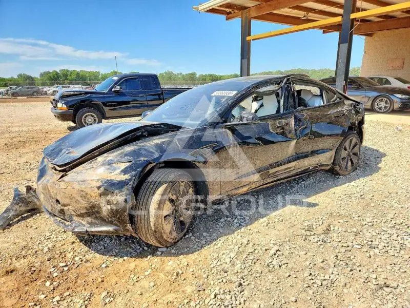 2025 Tesla Model 3 фото