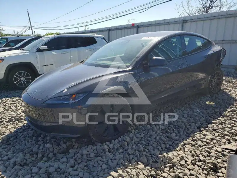 2025 Tesla Model 3 фото