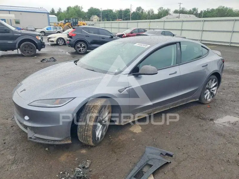 2025 Tesla Model 3 photo