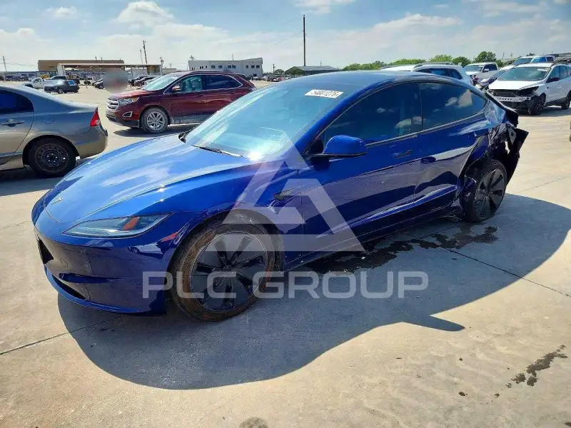 2025 Tesla Model 3 фото