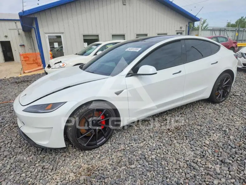 2025 Tesla Model 3 фото