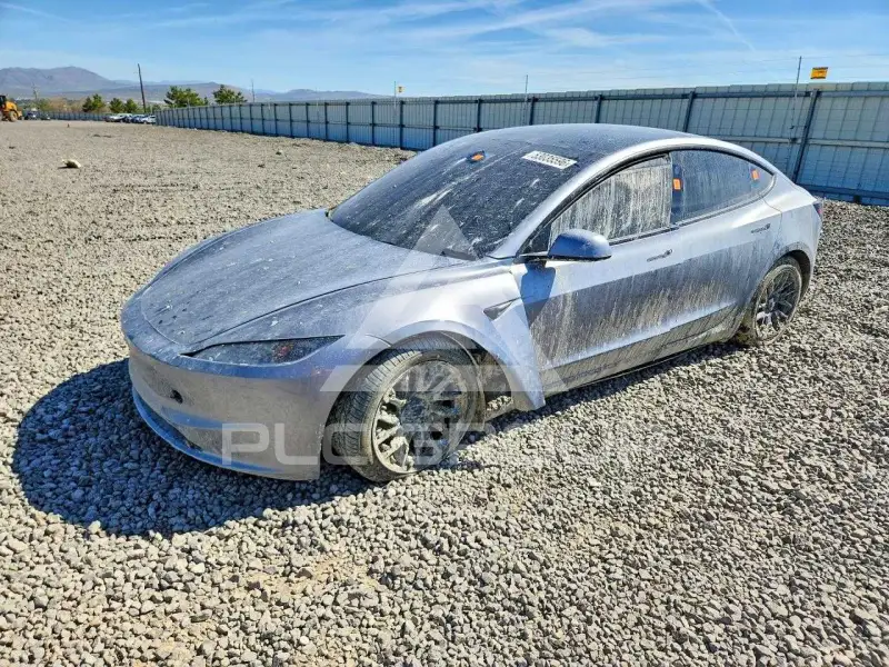 2025 Tesla Model 3 фото