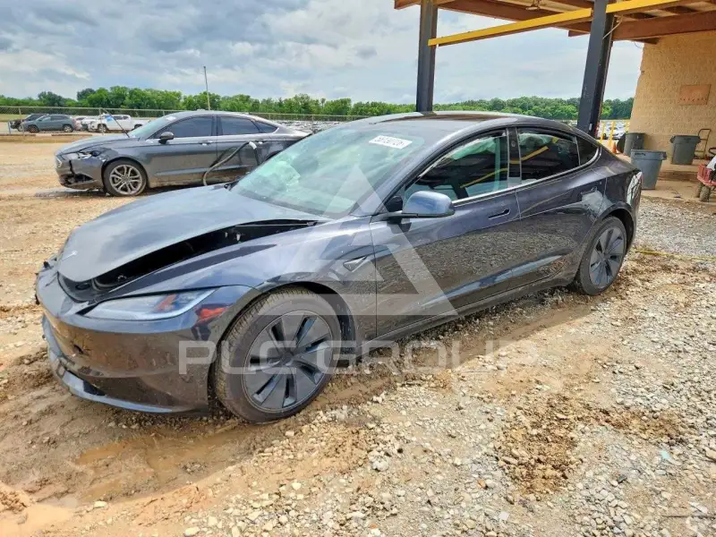 2025 Tesla Model 3 фото
