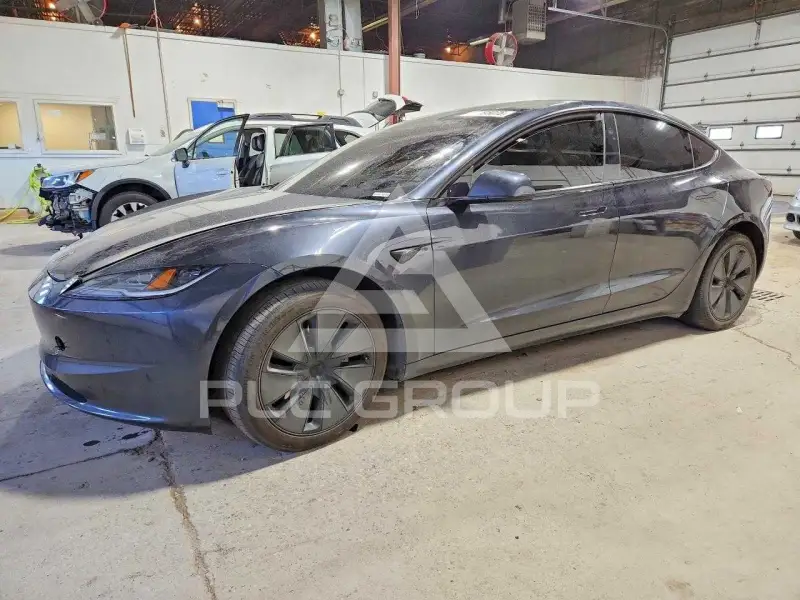 2025 Tesla Model 3 photo