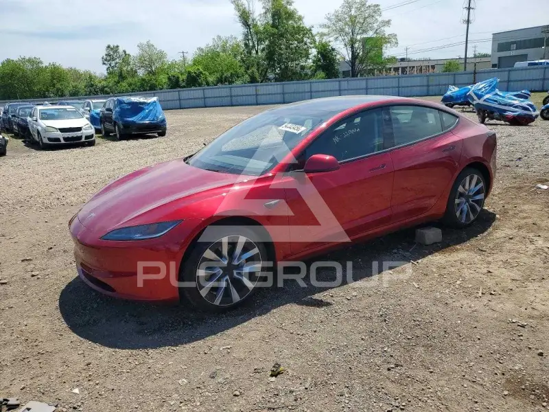 2025 Tesla Model 3 фото