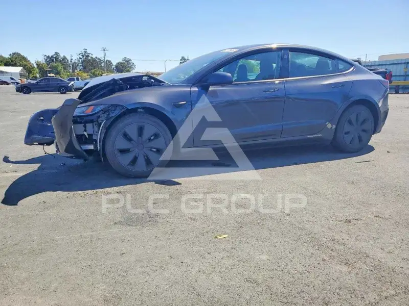 2025 Tesla Model 3 фото
