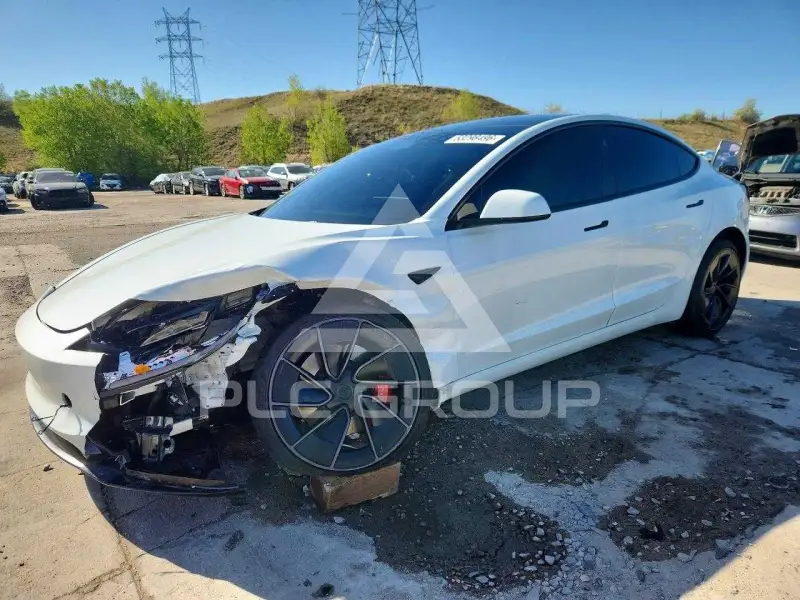 2025 Tesla Model 3 фото