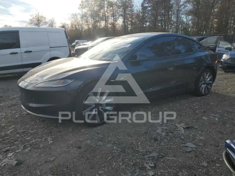 2025 Tesla Model 3 фото