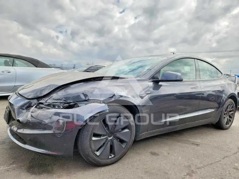 2025 Tesla Model 3 фото