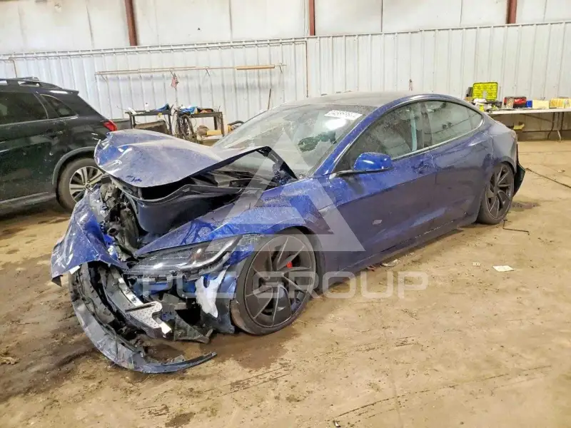 2025 Tesla Model 3 photo