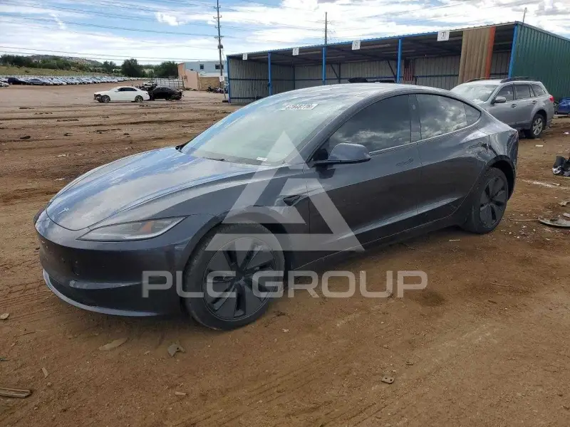 2025 Tesla Model 3 фото