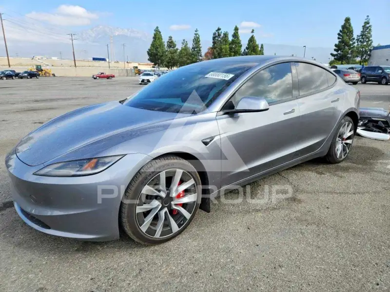 2025 Tesla Model 3 фото