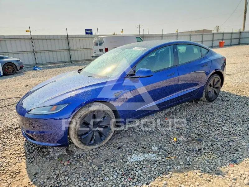 2025 Tesla Model 3 фото