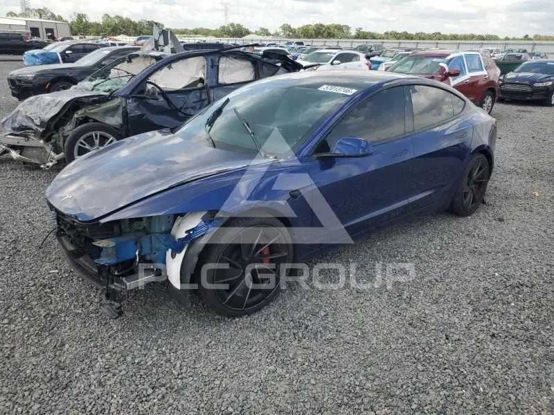 2025 Tesla Model 3 фото