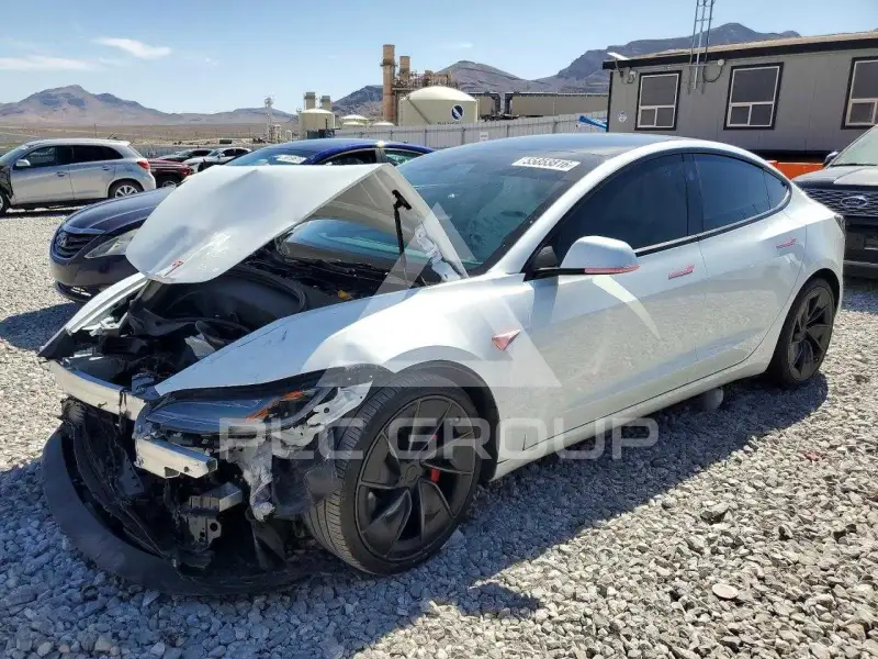 2025 Tesla Model 3 фото