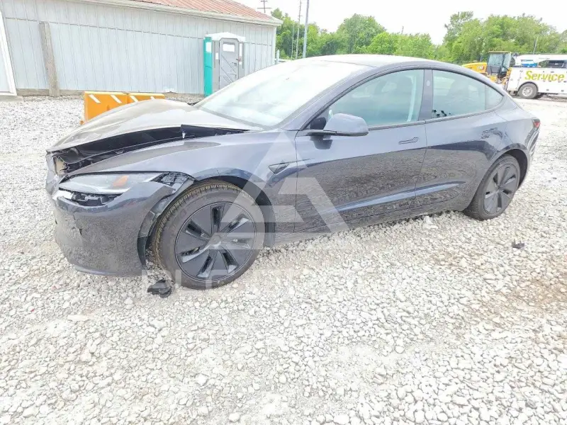 2025 Tesla Model 3 фото