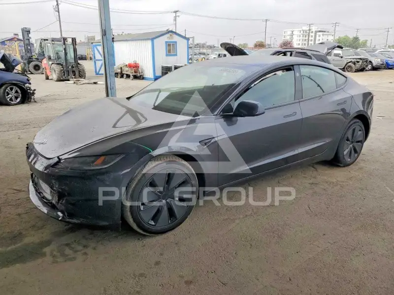 2025 Tesla Model 3 фото