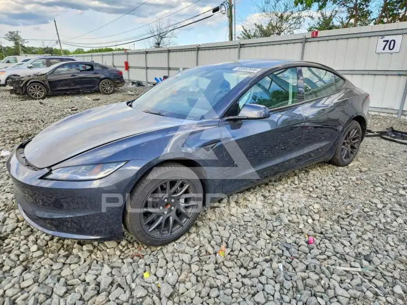 2025 Tesla Model 3 фото