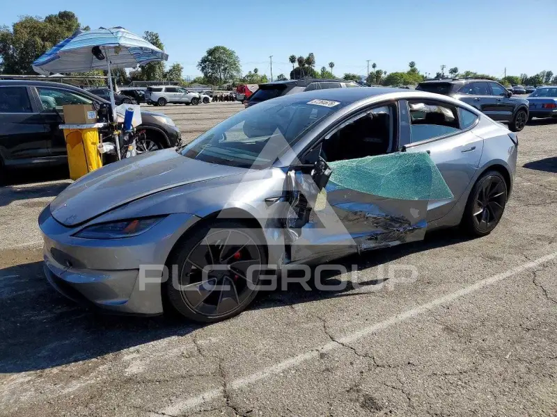 2025 Tesla Model 3 фото