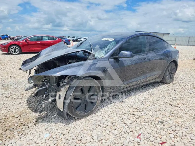 2025 Tesla Model 3 фото