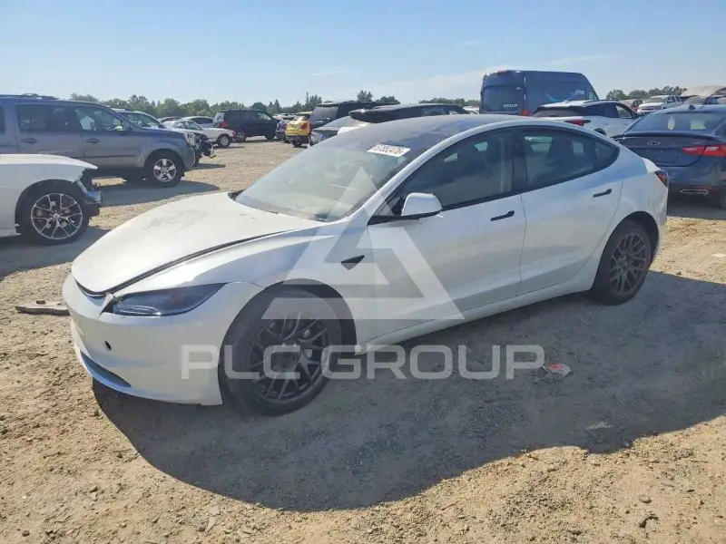 2025 Tesla Model 3 фото